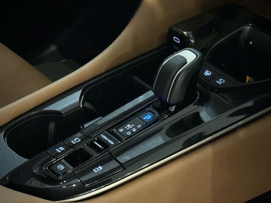 CROWN SPORT SUV Z HEV - Image 9